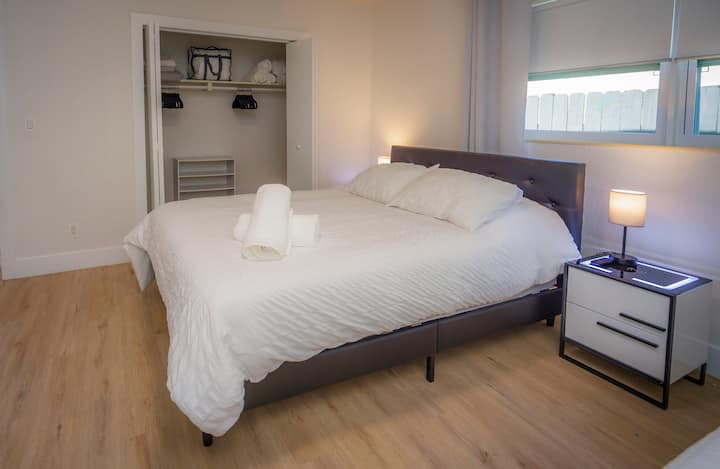 Обичаме модерното изкуство Спалня 