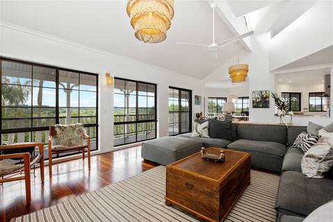 Halt Hill - Large Homestead with sweeping views