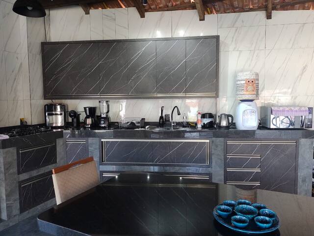 Entire home with 4 bedrooms in Balneário Piçarras - Casa 4 Qtos  c/Piscina 15min do Beto Carrero/Praia