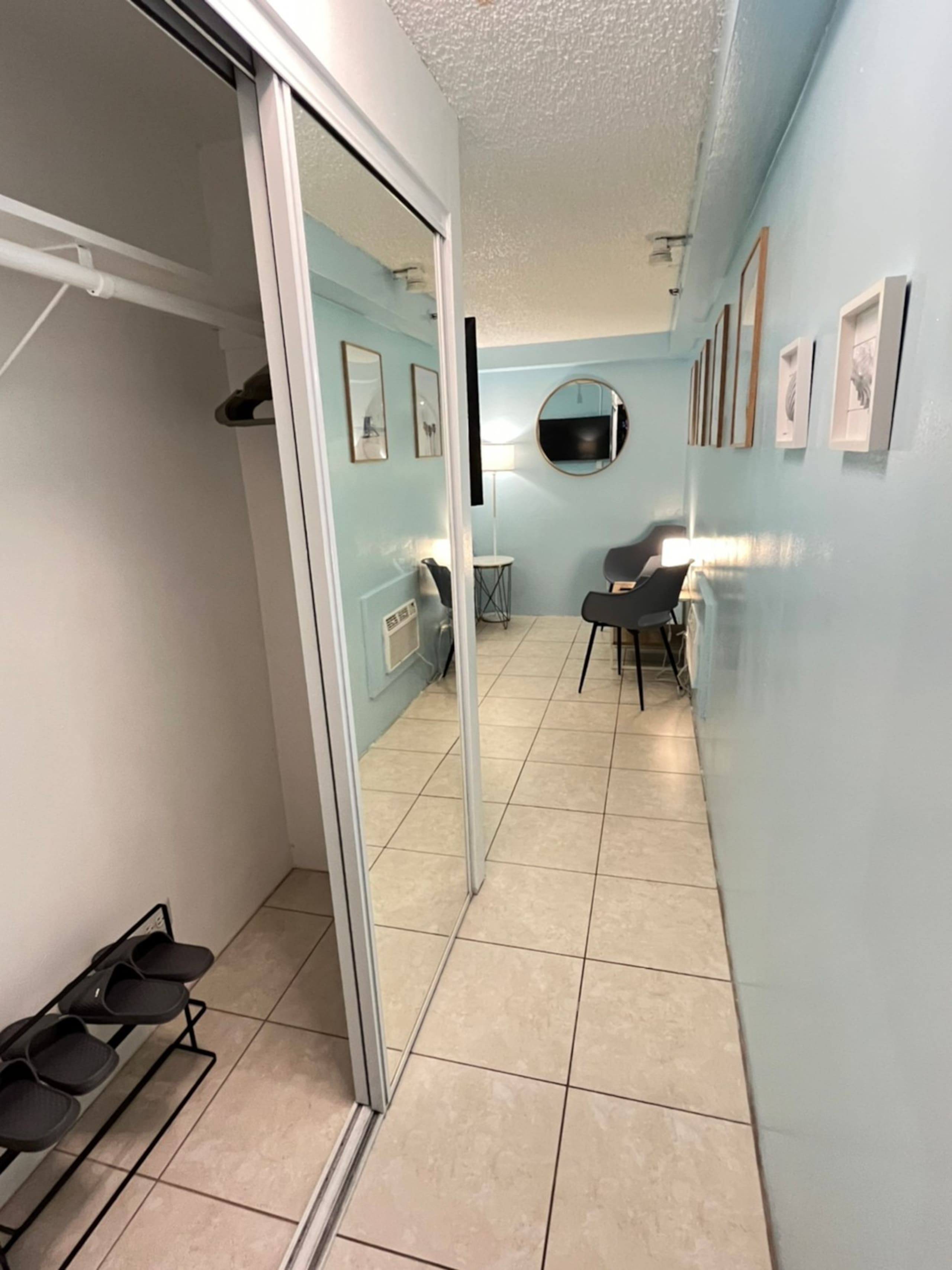 Condo in Honolulu · ★4.68 · Studio · 1 bed · 1 private bath - Image 31