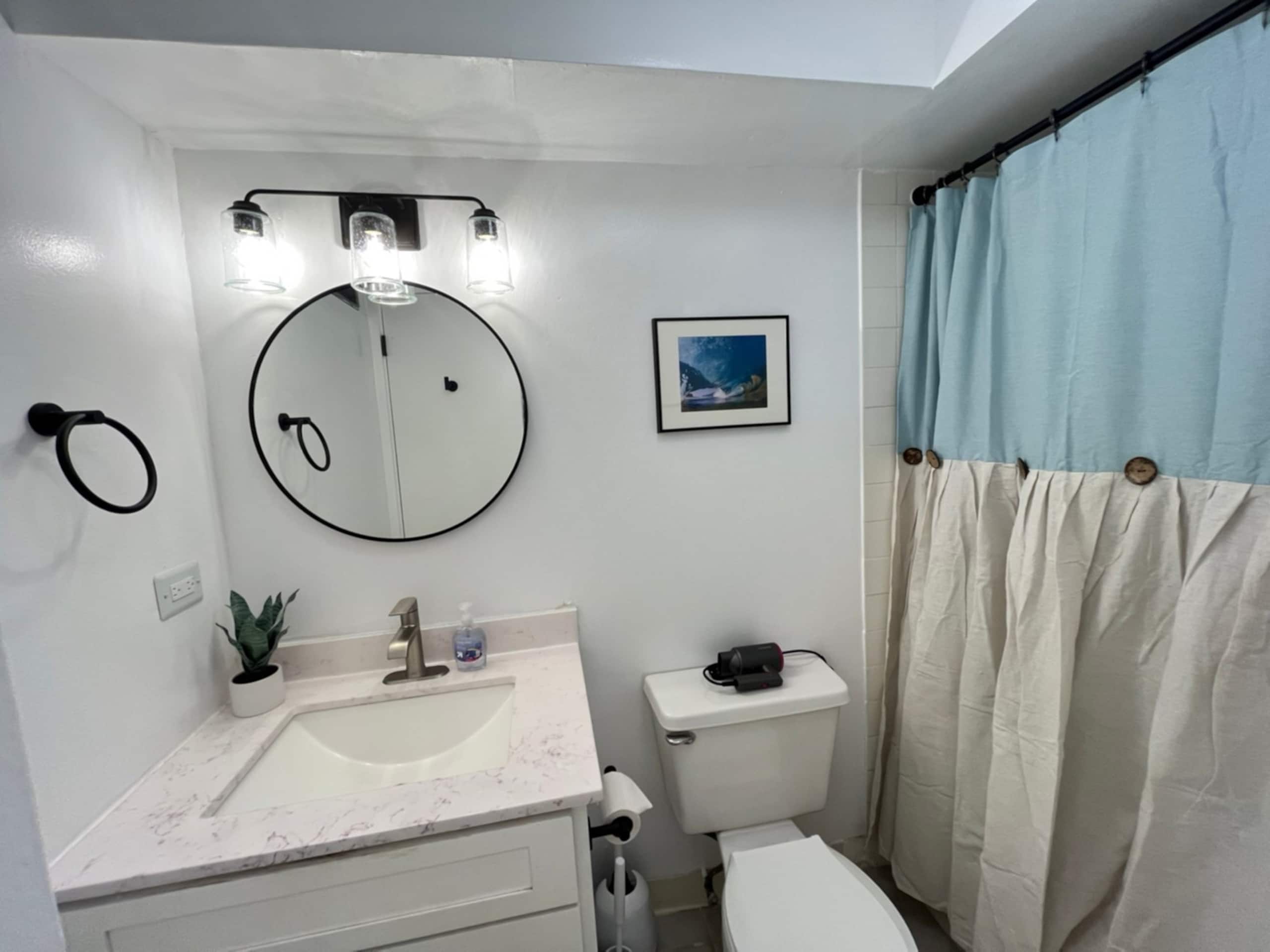Condo in Honolulu · ★4.68 · Studio · 1 bed · 1 private bath - Image 3
