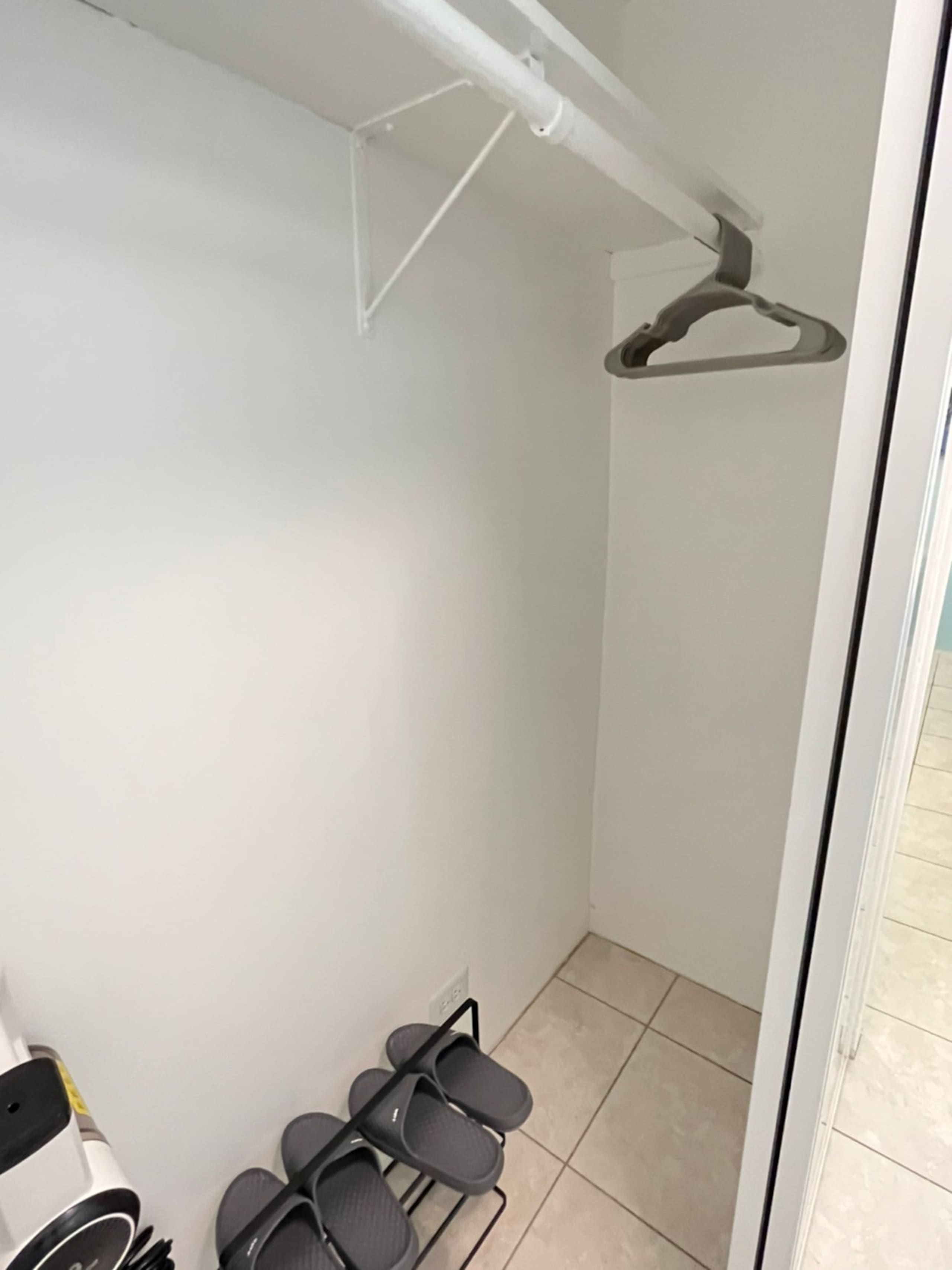 Condo in Honolulu · ★4.68 · Studio · 1 bed · 1 private bath - Image 27