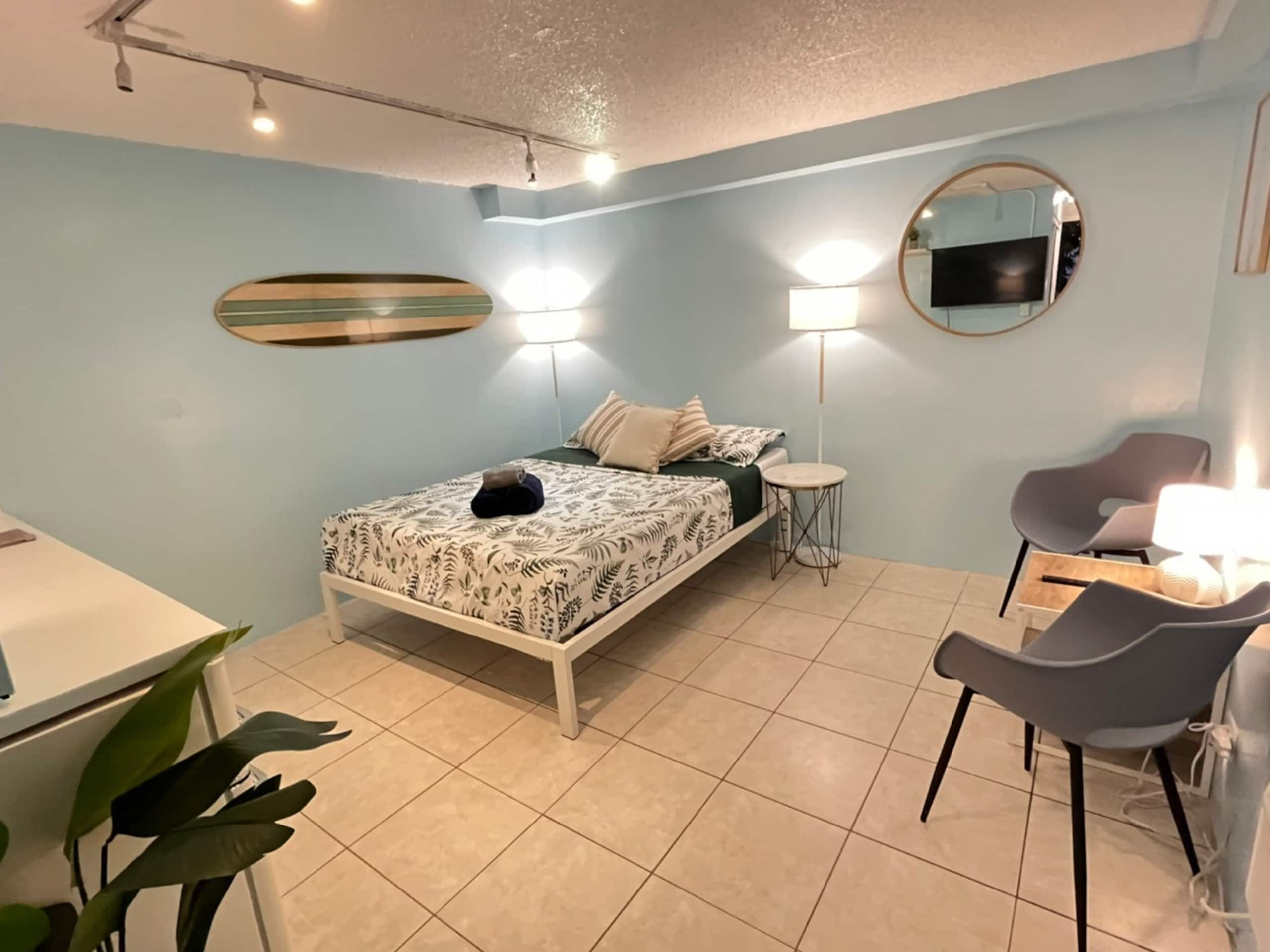 Condo in Honolulu · ★4.68 · Studio · 1 bed · 1 private bath - Image 21