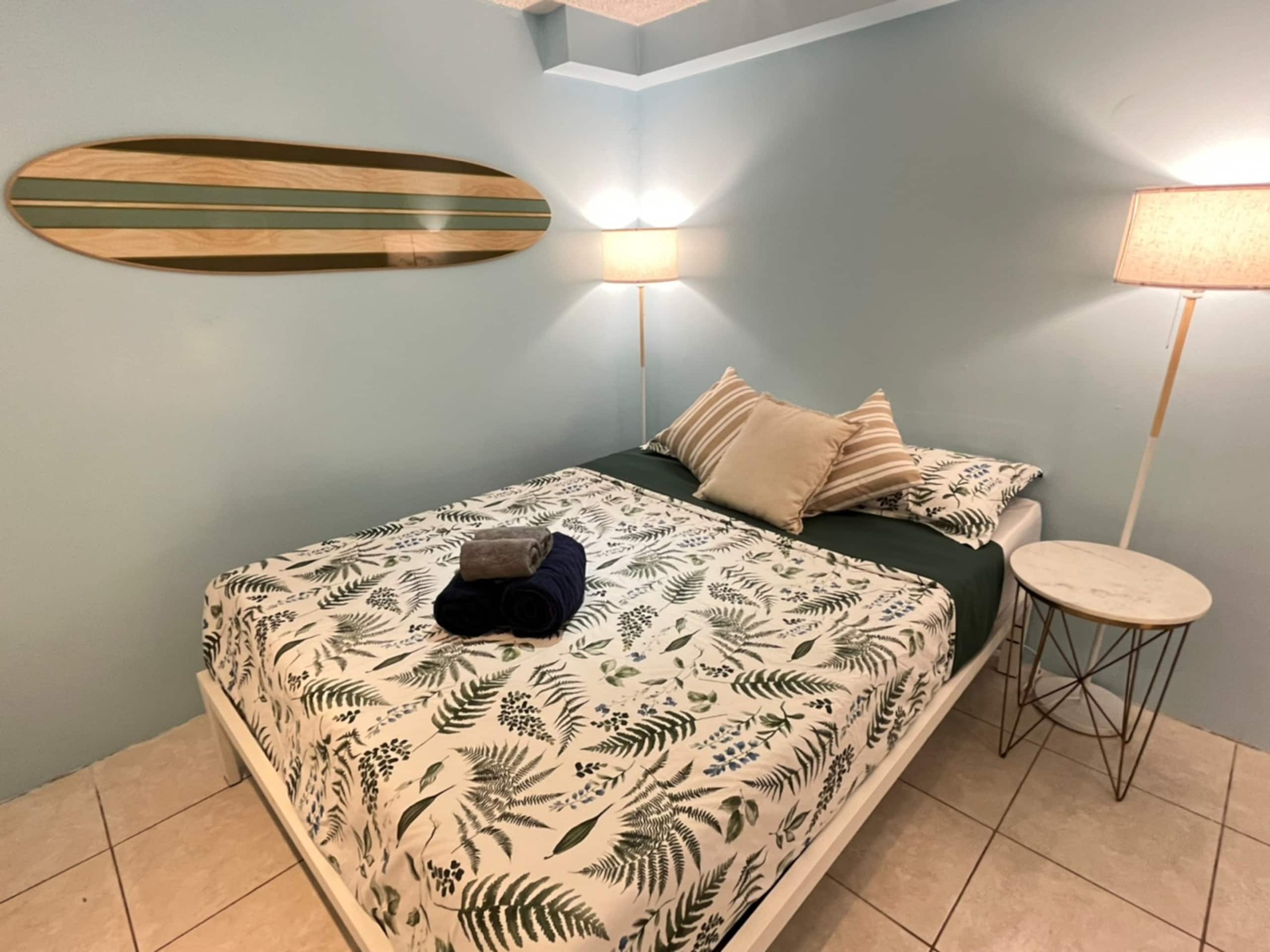 Condo in Honolulu · ★4.68 · Studio · 1 bed · 1 private bath - Image 20