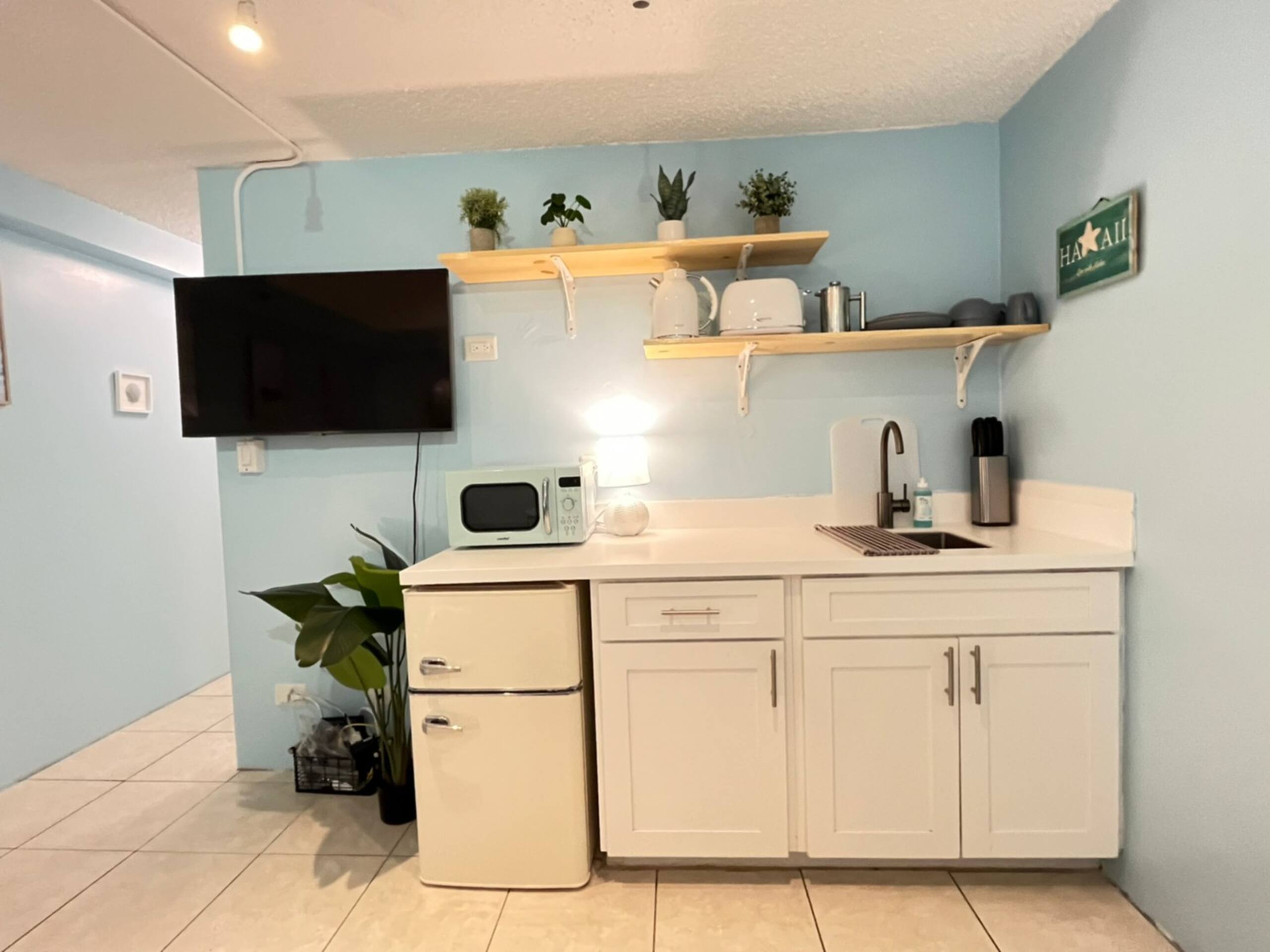 Condo in Honolulu · ★4.9 · Studio · 1 bed · 1 bath - Image 26