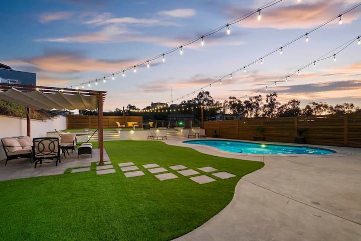 San Diego Pool House with Luxury King/Queen Suites