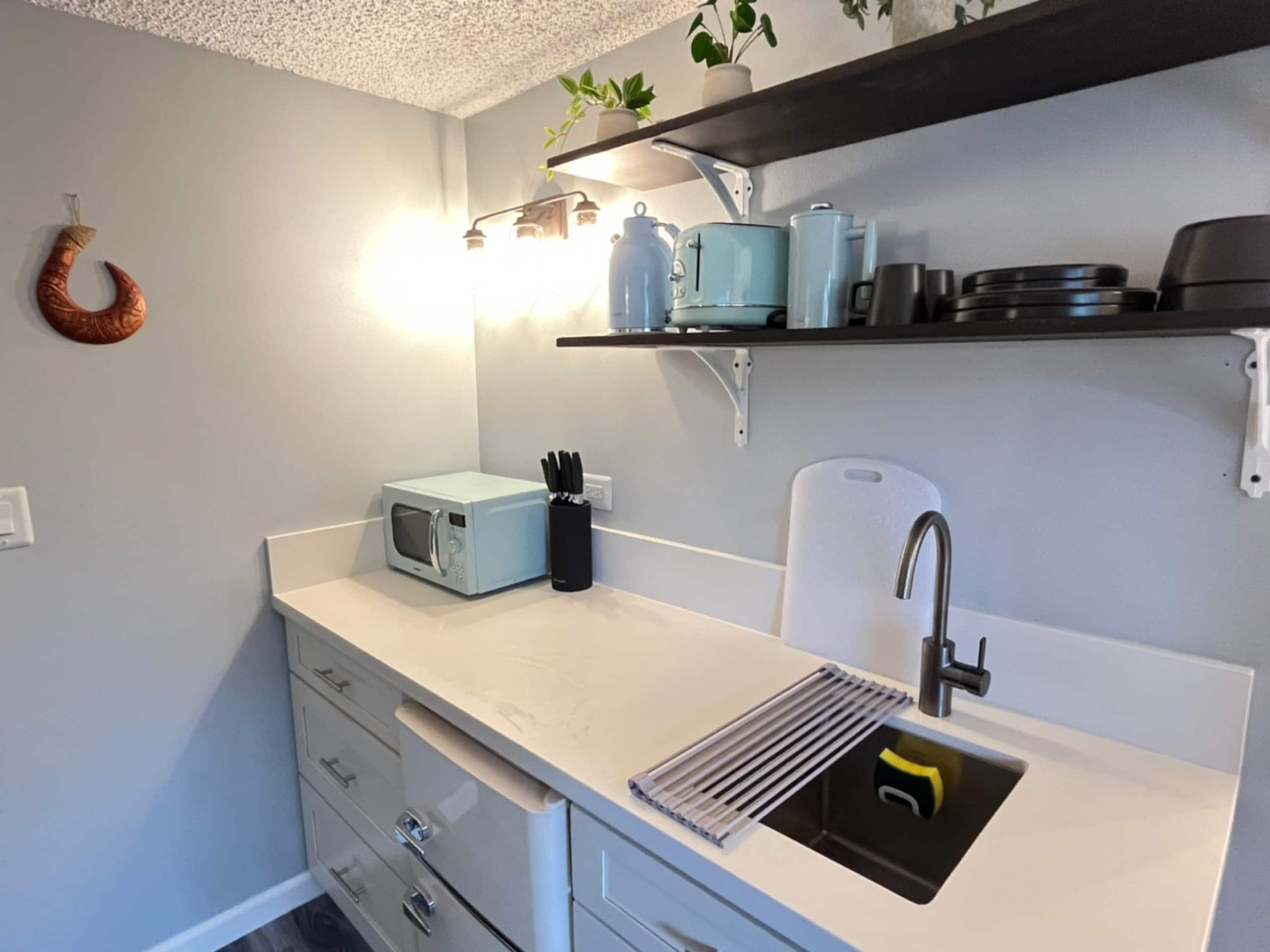Condo in Honolulu · ★4.61 · Studio · 1 bed · 1 private bath - Image 26