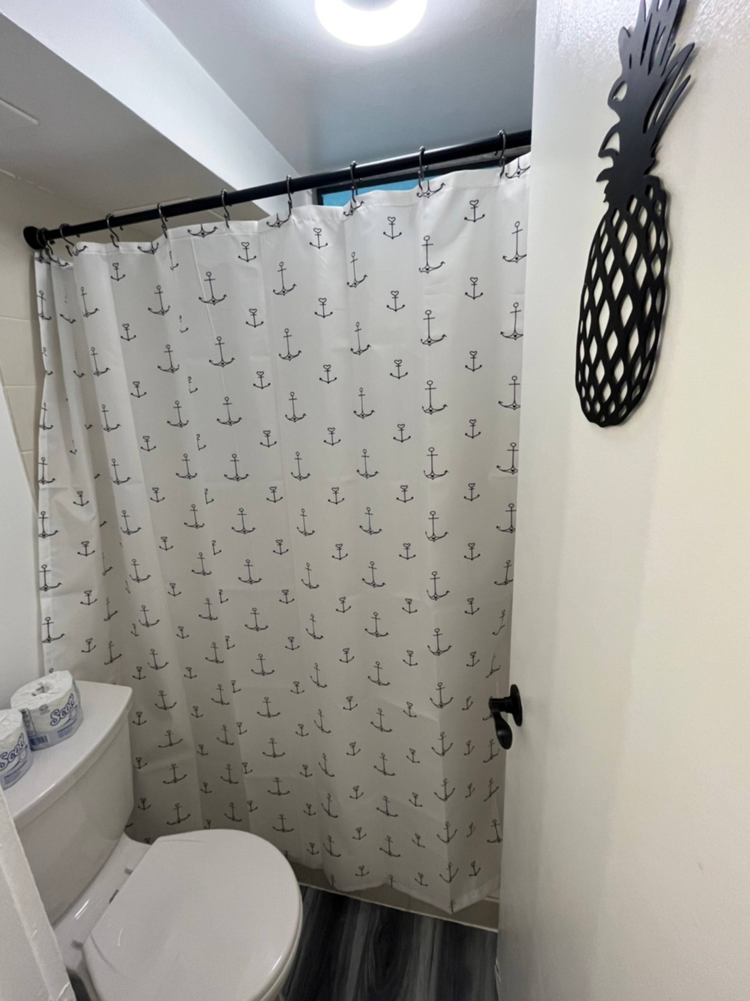 Condo in Honolulu · ★4.2 · Studio · 1 bed · 1 private bath - Image 7