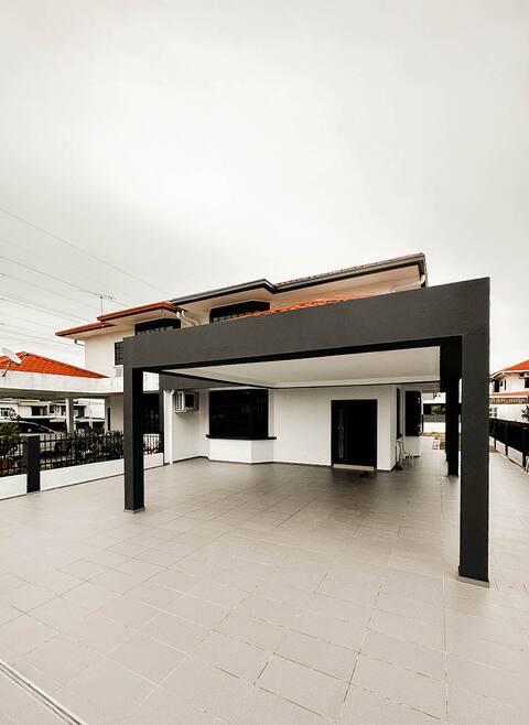 Taman Formosa: Big Home for Events and Family!