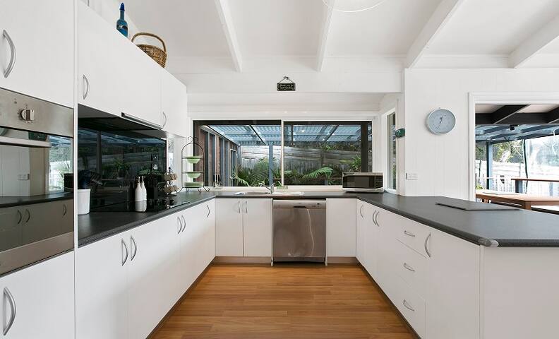 My Family Beach Escape Rye gallery image 5