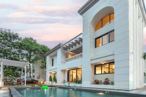 Ivory Castle-Luxury 5BHK with Private pool