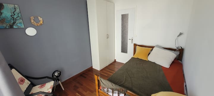 Chambre 2 - مضاءة 120 × 190 سم 