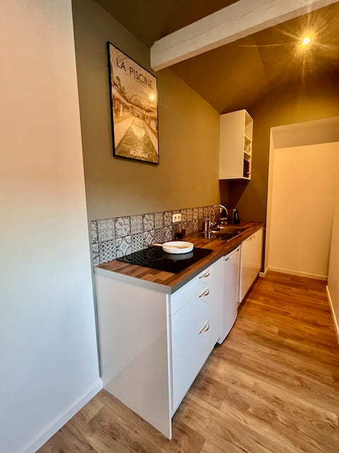 Successful Airbnb property: Charming 2-room, Quiet & Bright, at the host's in Croix