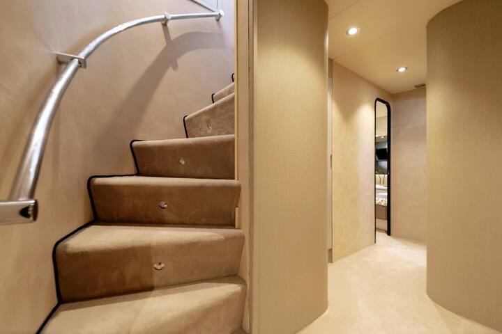 Katerina XL gallery image 5