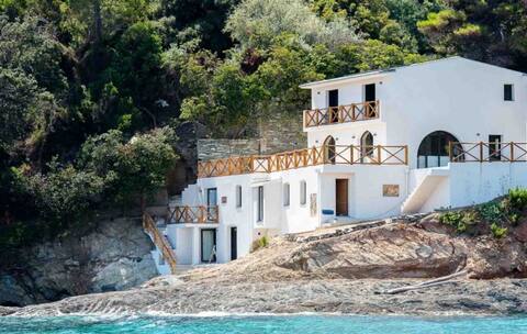 Villa prestige au bord de l'eau- Misincu