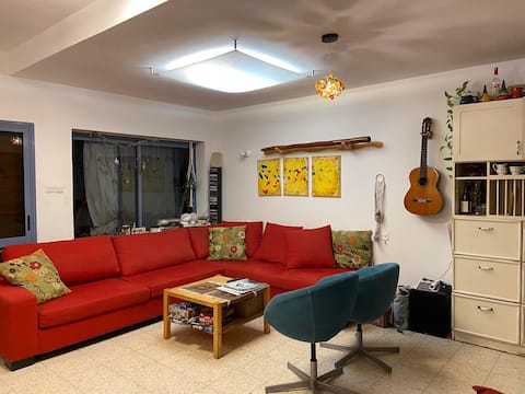 "Ossie's House" - rustic private house