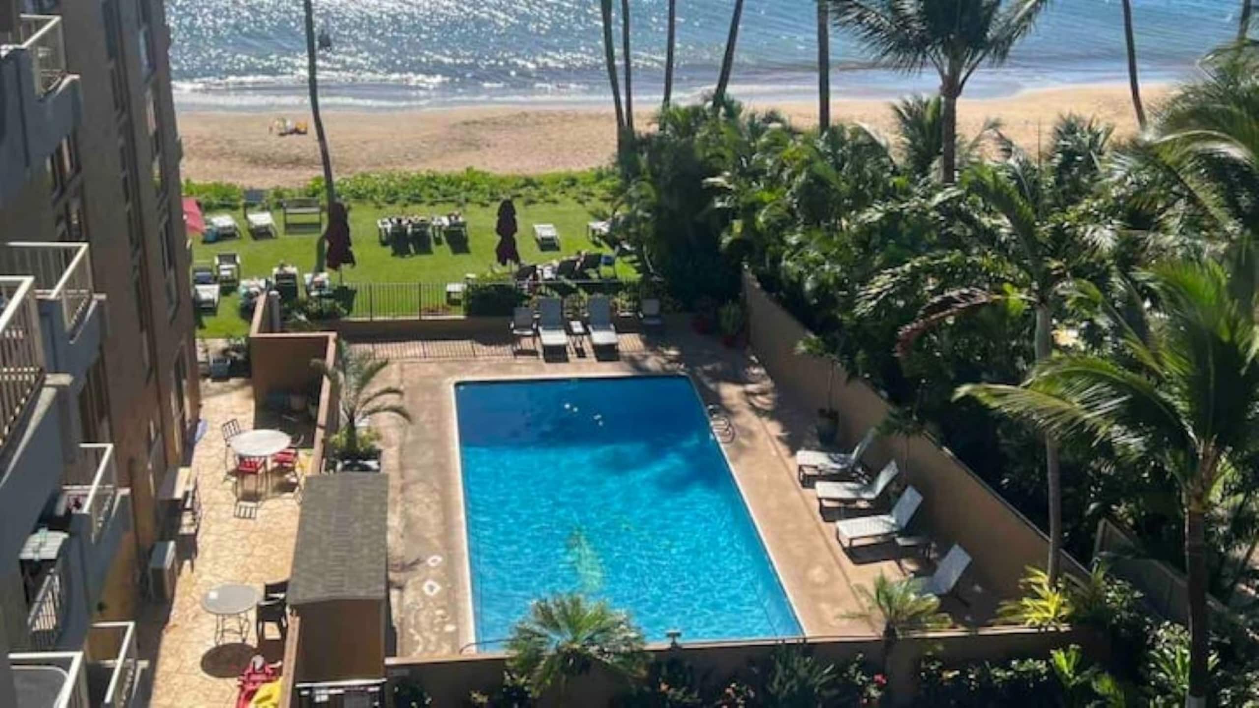 Condo in Kihei · ★4.93 · 1 bedroom · 3 beds · 2 baths - Image 16