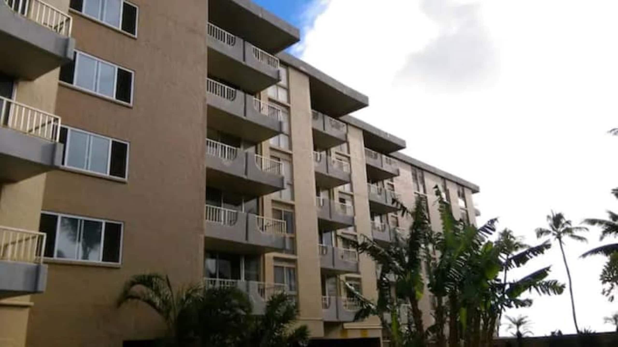 Condo in Kihei · ★4.93 · 1 bedroom · 3 beds · 2 baths - Image 14