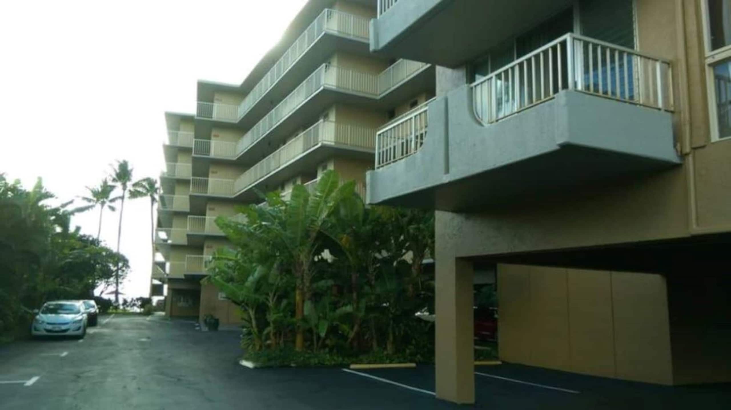 Condo in Kihei · ★4.93 · 1 bedroom · 3 beds · 2 baths - Image 13