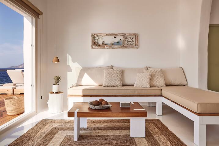 Infinity Sea Front Villa gallery image 3