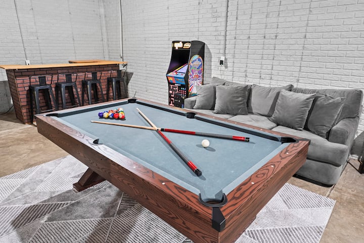 Game Center Rental Great for groups~Game Room~YARD!~10 Min Lucas Oil - Houses for Rent in ...