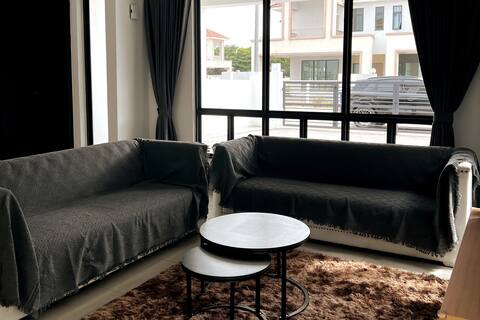 Semi-D Home In Banting|Pantai Morib| Tanjung Sepat