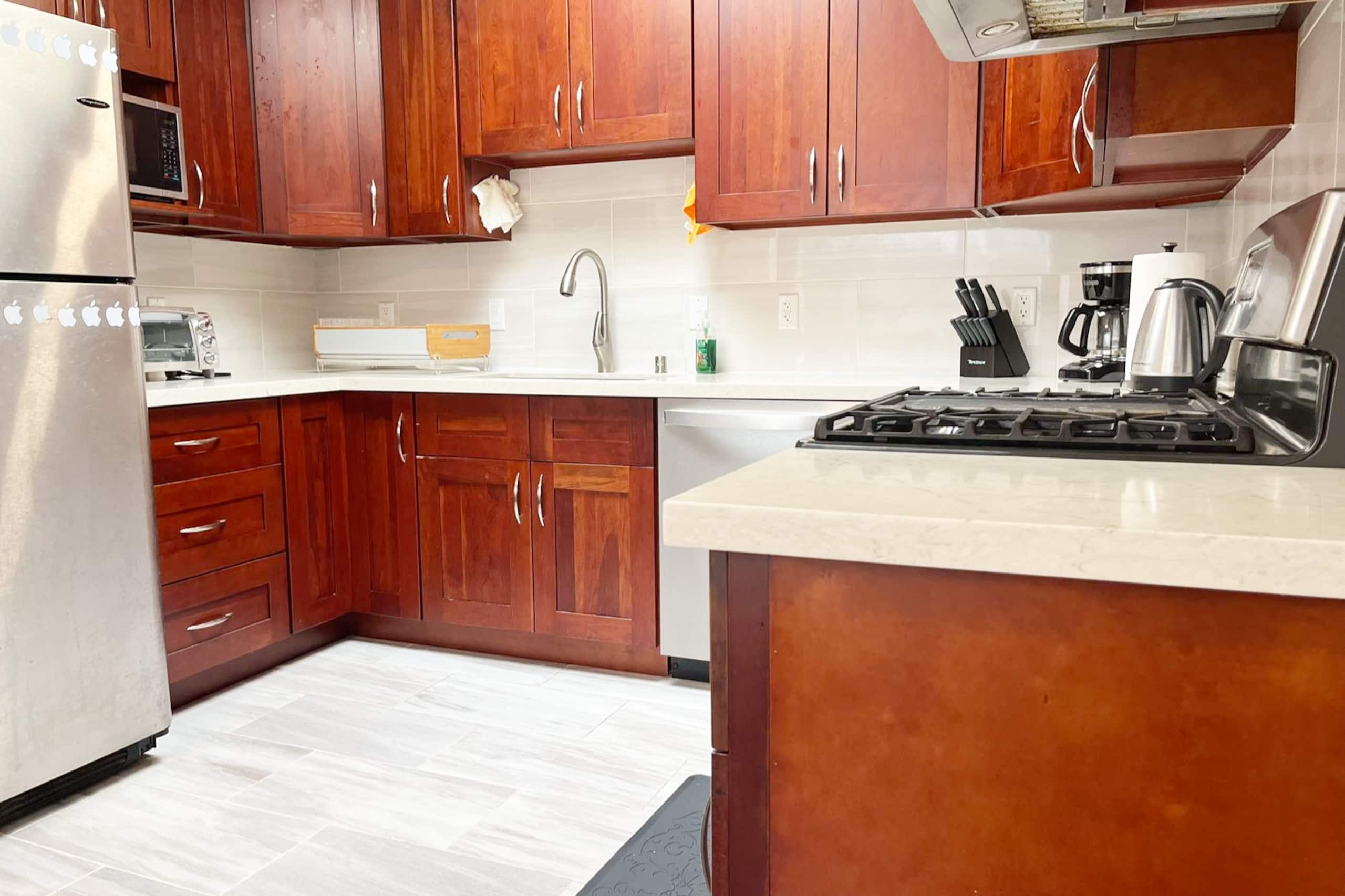 Explore ocean beach and SF Zoo Private 3BD/1BA - Image 8
