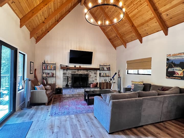 Luxe Family-friendly Cabin, Forest Views Huge Deck - Lake Arrowhead