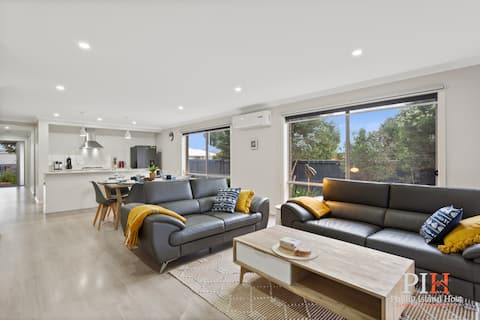 Popular Airbnb listing: Spacious Cowes Retreat with BBQ & Boat Parking in Cowes