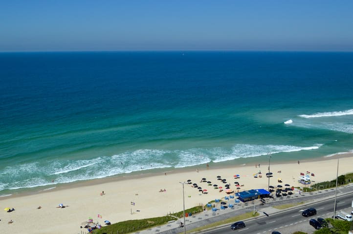 Apto frente mar 2 suítes