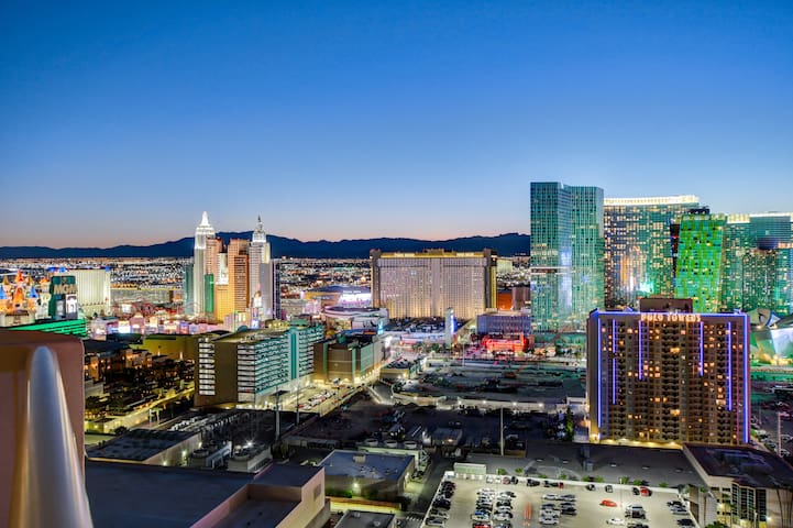 30th Floor Strip Views MGM Signature