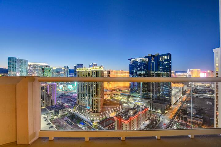 30th Floor Strip Views MGM Signature gallery image 5