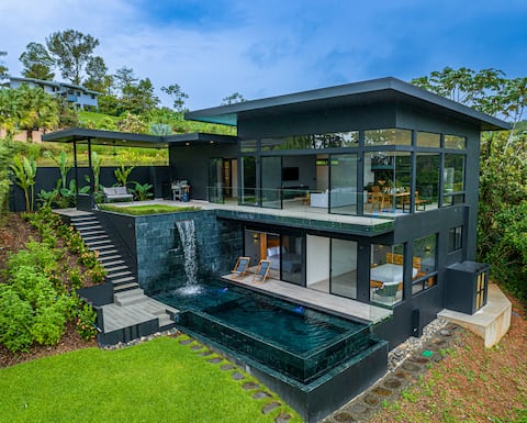Luxury+ocean view+infinity pool+waterfall+Gated