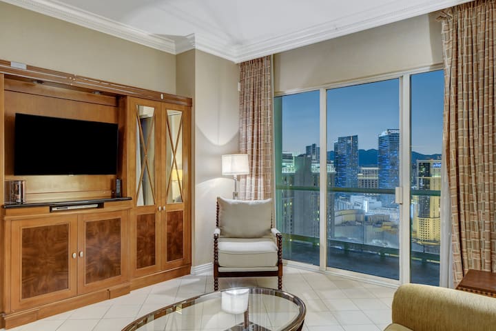 34th Floor Lux 2BR Suite at MGM Signature