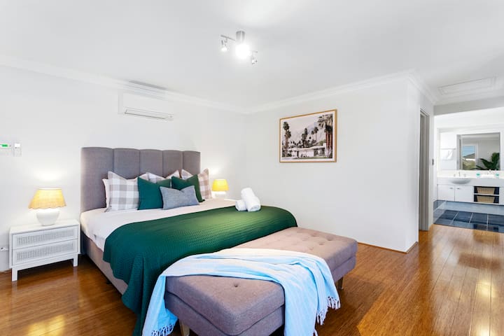 Luxury by the Sea gallery image 4