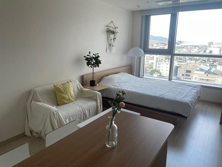 * Netflix, Youtube 11 [Hotel Bading, Dongdaegu Station 3 minutes