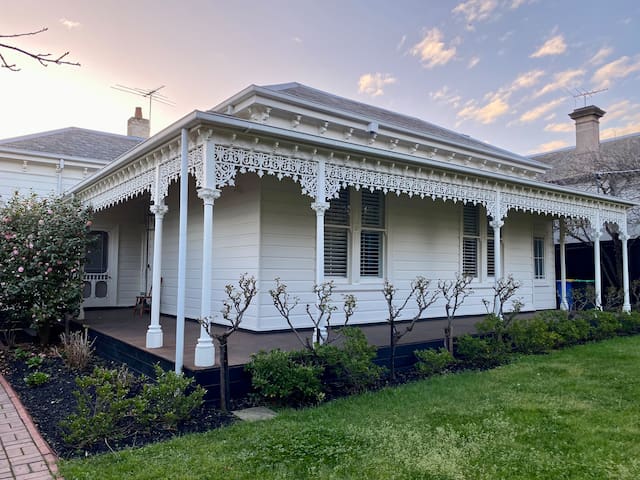 Sports fans’ top choice: Camberwell Vintage Abode
