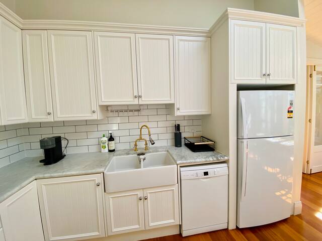 Sports fans’ top choice: Camberwell Vintage Abode gallery image 4