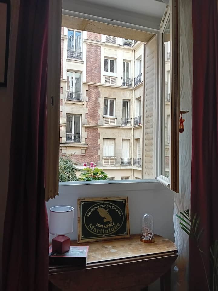 居心地が良くて静かなお部屋、専用の玄関とバスルーム - Airbnb