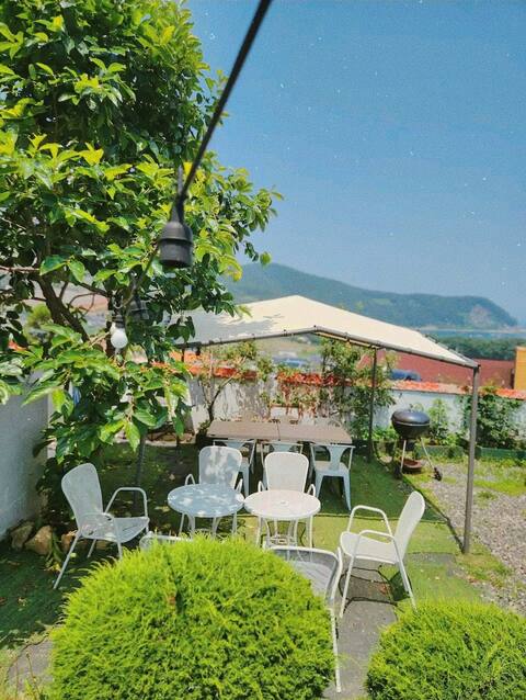 Healing trip in the Namhae. stay private pension 1 minute walk from the German village