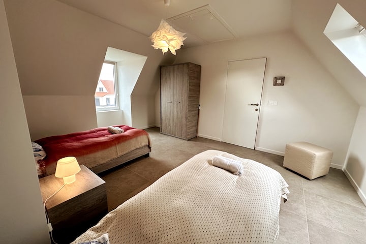 Spavaća soba br. 3 s bračnim krevetima (90x190)