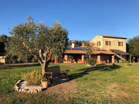 Tuscany oasis of silence with pool & views