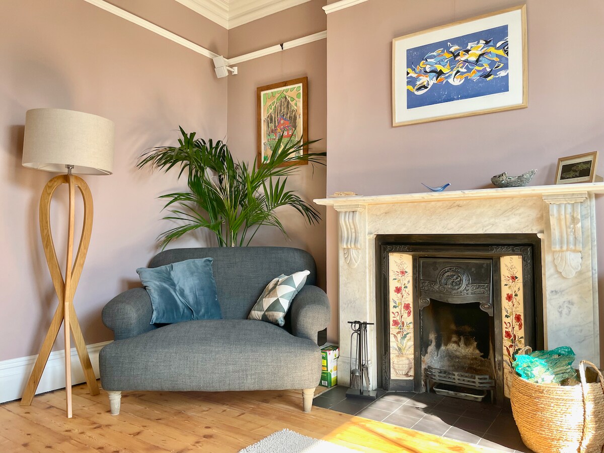 Top Airbnb: Gorgeous, Sunny Victorian Family Home in Guestling