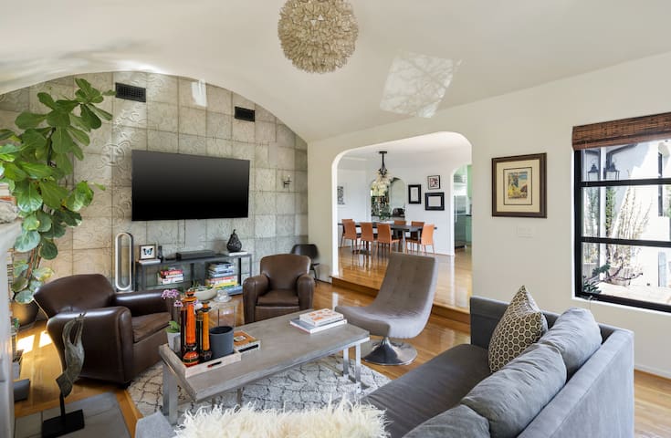 5 Star Luxury Private Oasis • Hot Tub • LA