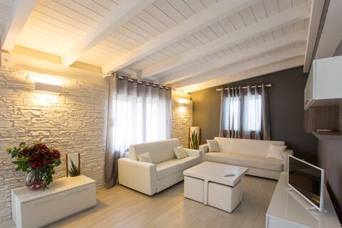 Apartment Di Design With Terrace