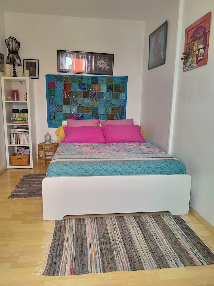 เตียงในห้องนอน 140 x 200