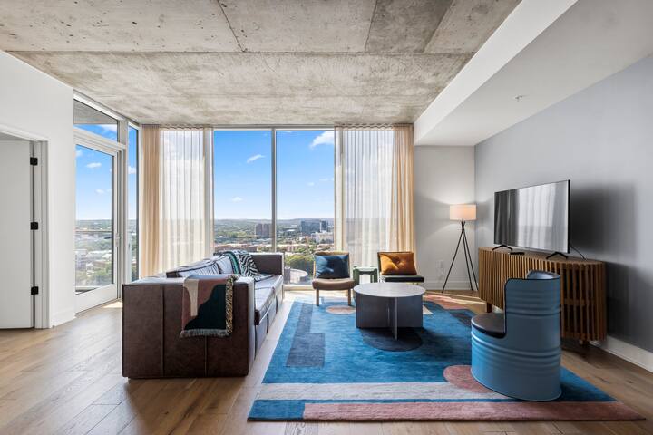 Lake View Penthouse on Rainey