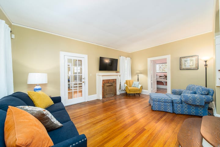 New Beautiful Salem Suite 4bd-self Checkin - Winston-Salem, NC
