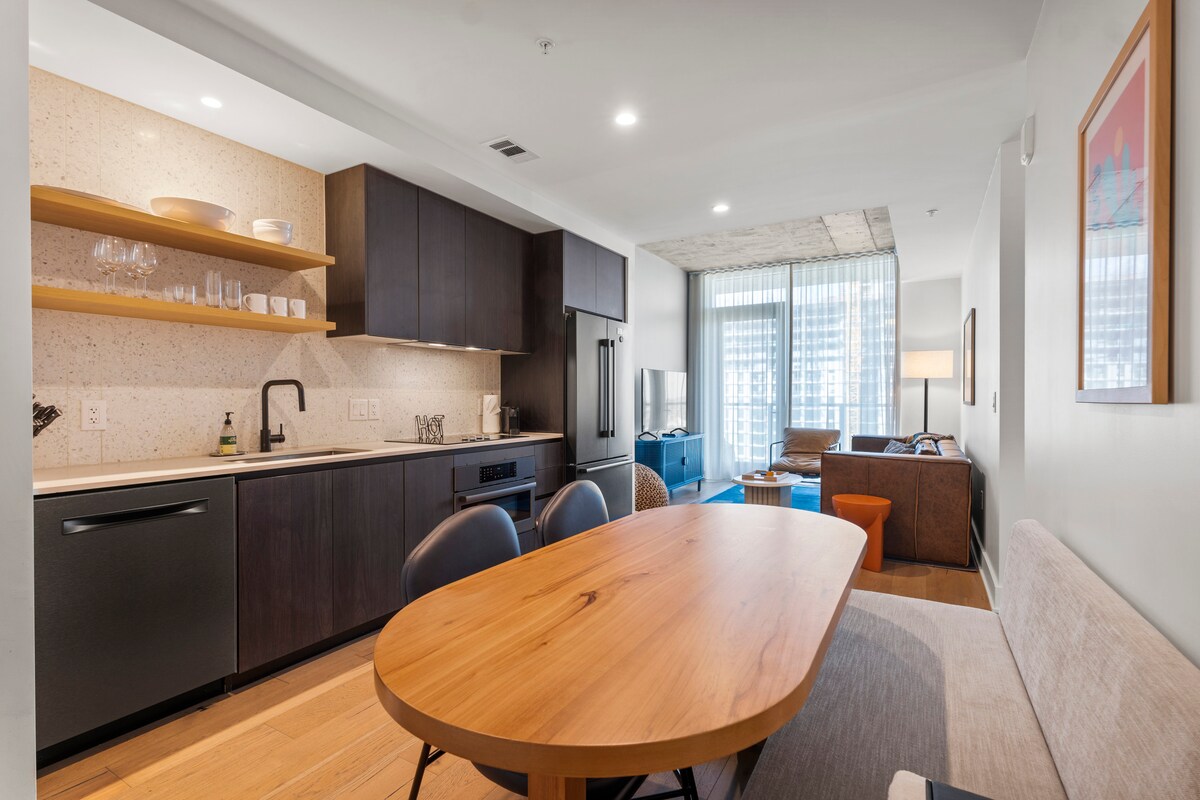 Riverside Condo | Luxury High-Rise + Rooftop Pool!