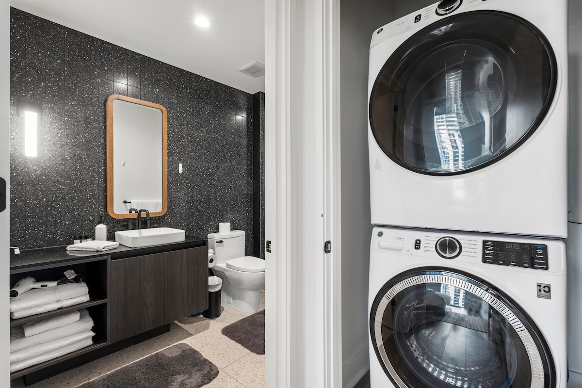 Riverside Condo | Luxury High-Rise + Rooftop Pool!